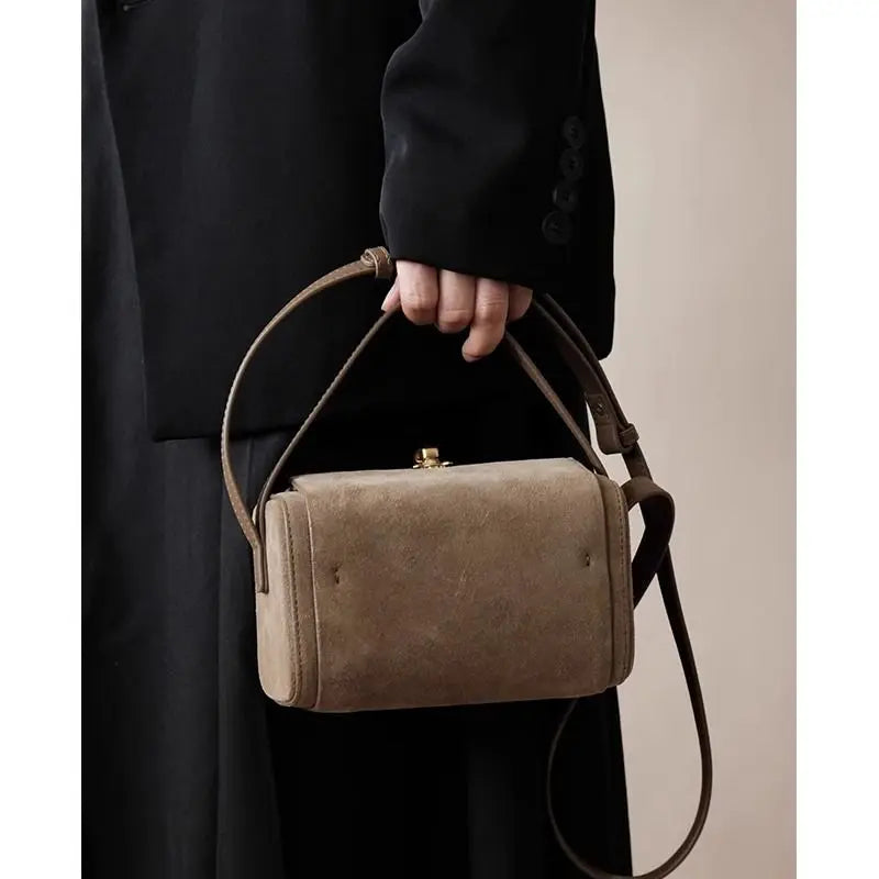 Trendige, hochwertige, strukturierte Box-Umhängetasche aus Wildlederimitat im französischen Stil, schicke Latch-Handtasche, Damen-Umhängetasche, Damen-Y2K-Ästhetik