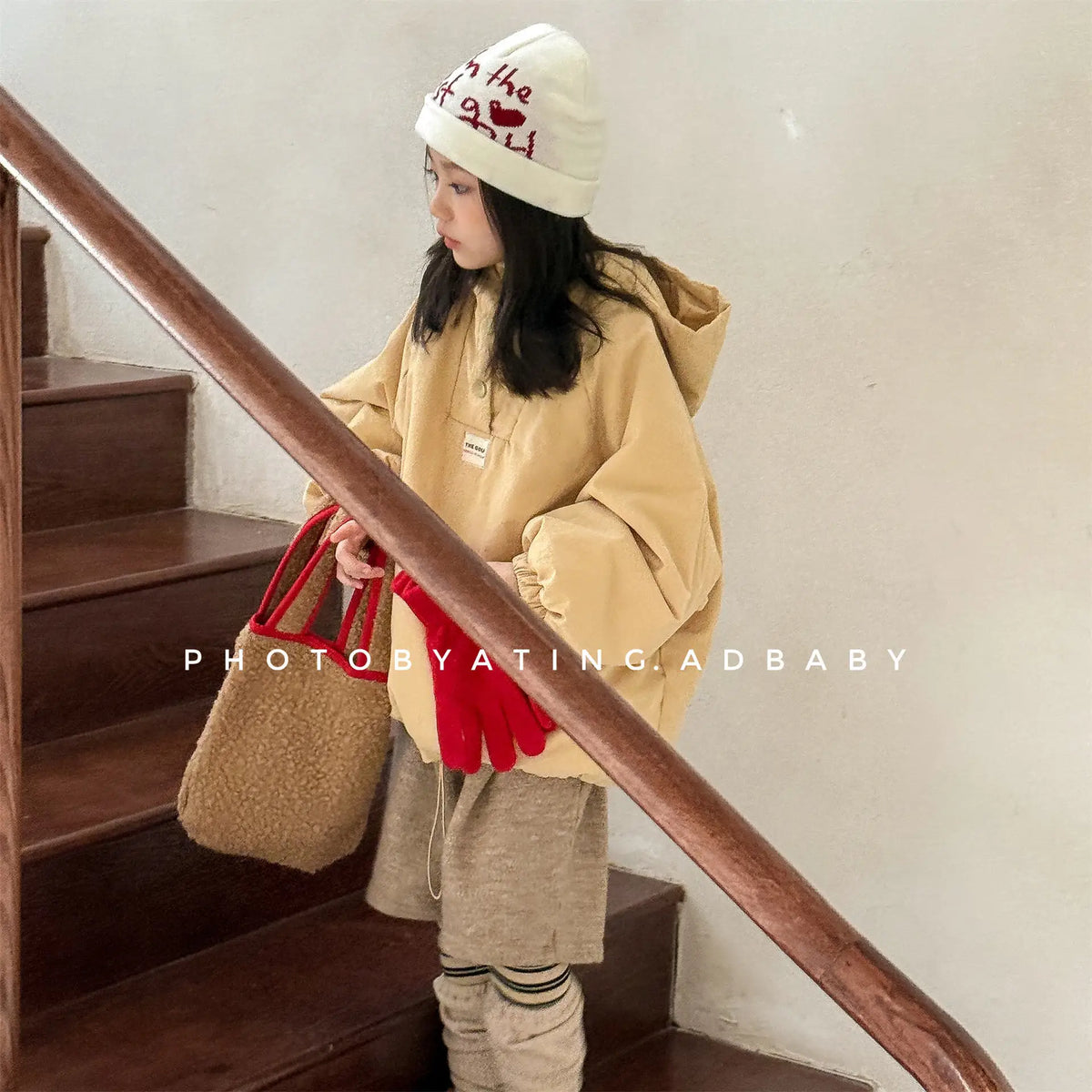 Kindermantel 2026 Winter Neuer Koreanischer Kapuzenmantel mit Wattierung Baby-Mädchen Brotjacke Oberbekleidung