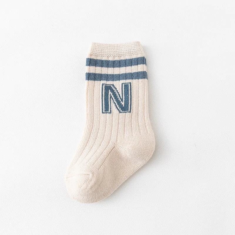 Baby Zeug Junge Mädchen Neugeborenen weichen Brief lange Socken Kinder Mode lässige Socken Baumwolle Kleinkind Kinder Zubehör Baby kleidung