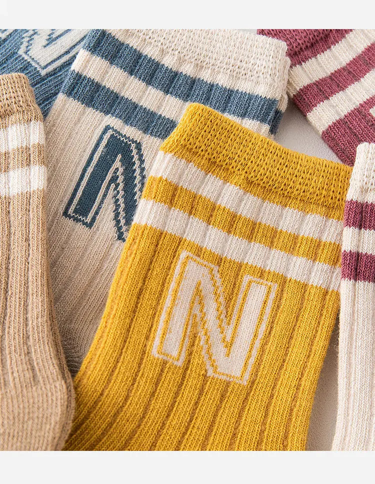 Baby Zeug Junge Mädchen Neugeborenen weichen Brief lange Socken Kinder Mode lässige Socken Baumwolle Kleinkind Kinder Zubehör Baby kleidung