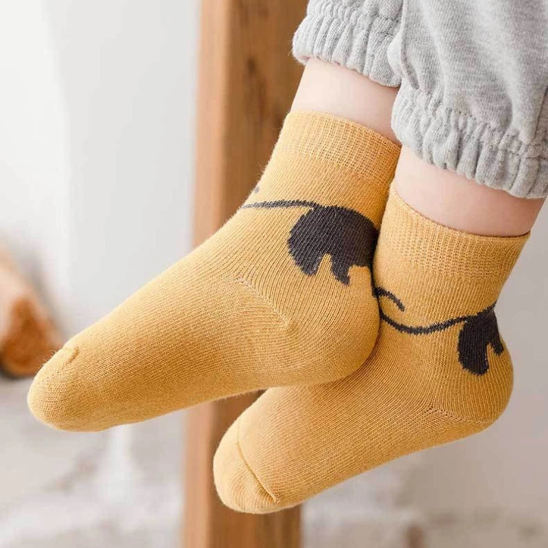 5/10 Paar Kindersocken Herbst Winter Mittellange Socken mit Cartoon-Katzenmuster Bequeme, atmungsaktive Kindersocken für Jungen und Mädchen