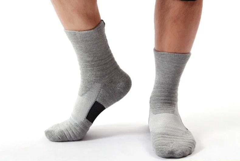 3 Paar rutschfeste Fußballsocken für Herren, kurze, lange Röhrensocken, Fußball, Basketball, Sport, atmungsaktiv, geruchshemmend, Größe 39–45, zum Laufen, Wandern
