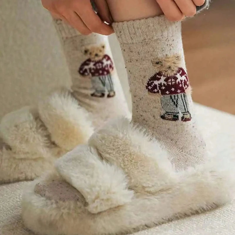 2/3/5 Paar Mädchensocken mit schönen Cartoon Bears, Autumn-Winter thick, warm Wollstocken