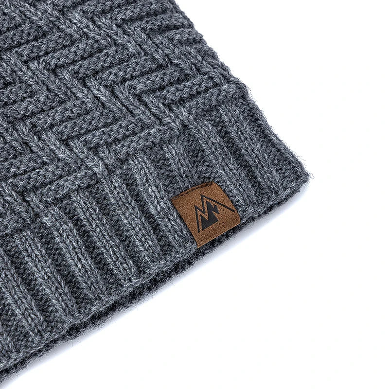 Unisex Peak Labal Wintermützen, modische Strickmützen für Männer und Frauen, Beanie-Mütze, Outdoor-Plüschfell, gefüttert, warme Sportmützen