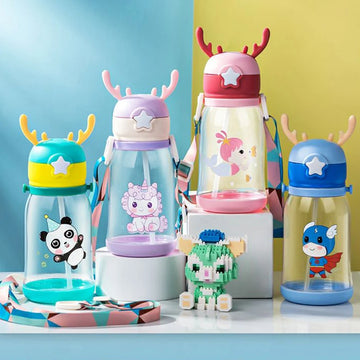 600 ml Geweih Kreative Cartoon Baby Fütterung Tassen Tragbare Kinder Sippy Tasse Auslaufsichere Wasser Flaschen kinder Drink