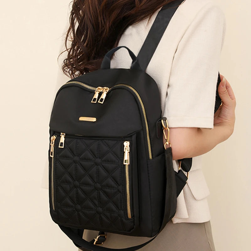 Eleganter Damenrucksack mit geprägtem Muster, gepolsterter Riemen, diebstahlsicherer Rucksack, geeignet für Schule und kurze Reisen