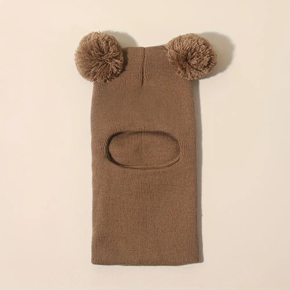 Einteilige Wintermütze für Kinder mit Kapuze, ausgestattet mit Ohr- und Nackenschutzgeräten, für Wärme. Doppelkugel-Strickmütze