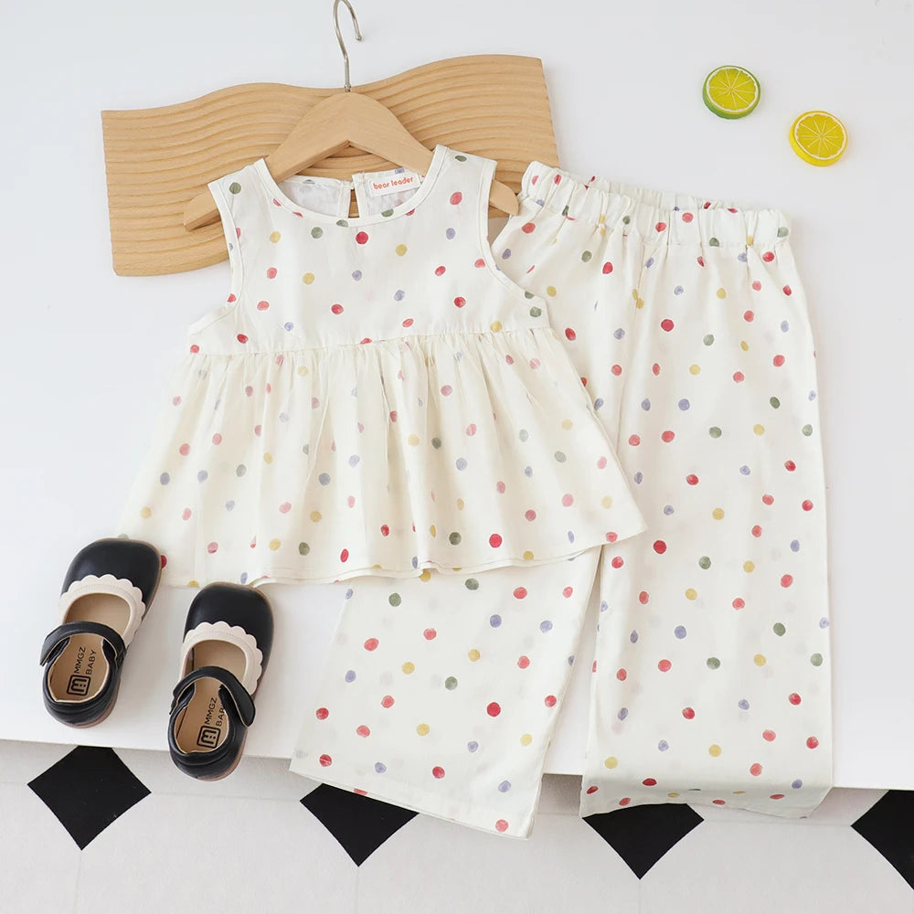 Bear Leader Baby-Mädchen-Freizeitkleidung, Rundhalsausschnitt, ärmelloses Polka-Dot-Oberteil + Hose mit weitem Bein, 2-teiliges Set mit Schleife und Knopf