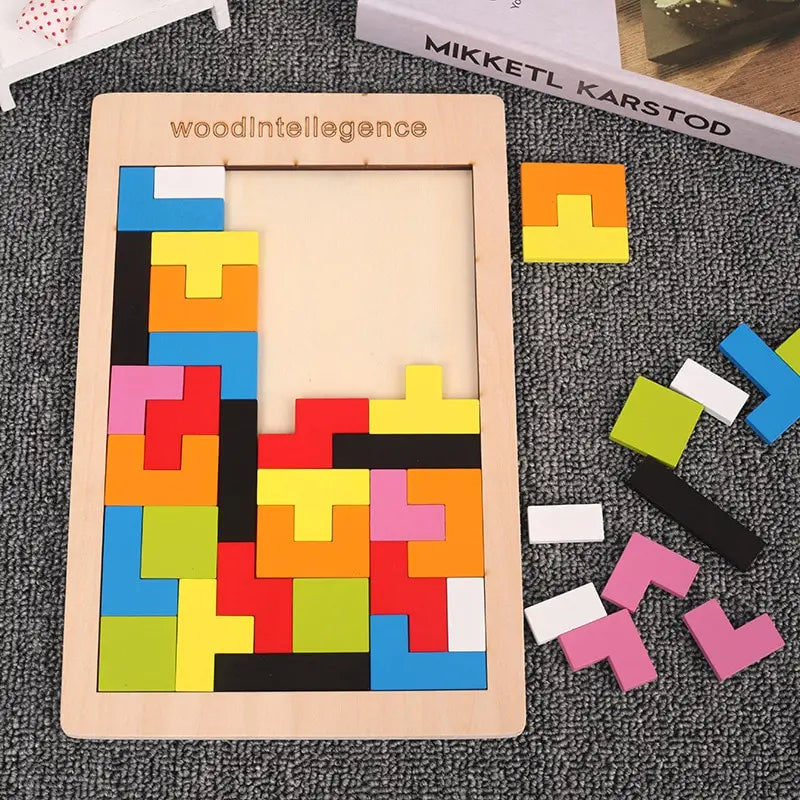 Hölzernes Tangram-Puzzle-Spielzeug