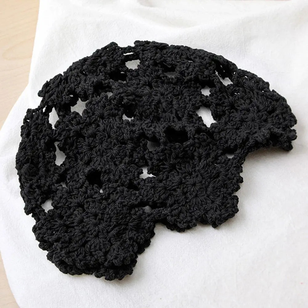Atmungsaktive ausgehöhlte Strickmütze, Blumen, Spitze, Baskenmütze, modisch, lässig, Skullies-Mütze für Damen