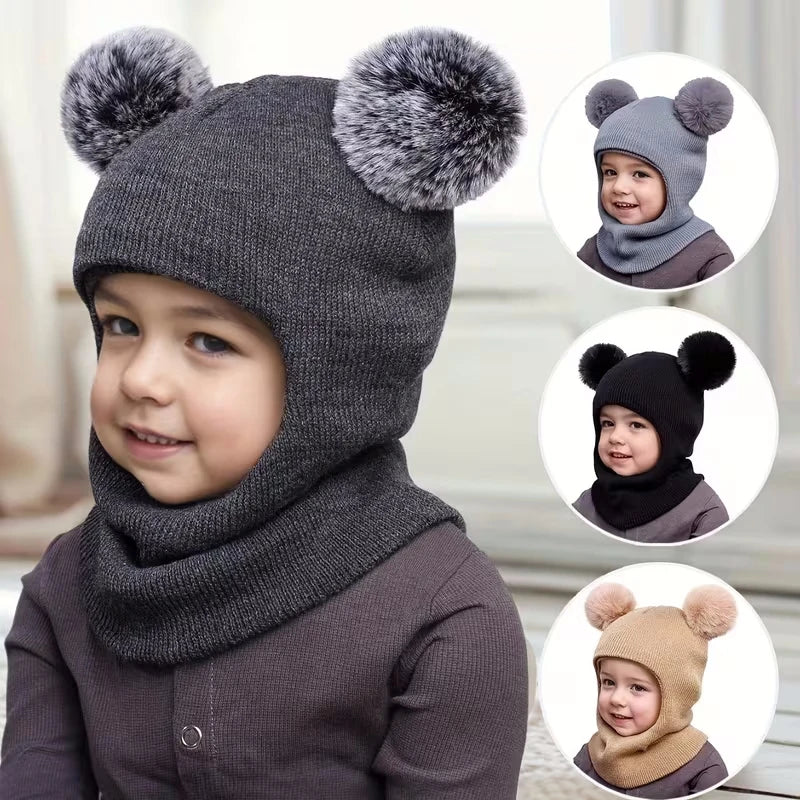 Einteilige Wintermütze für Kinder mit Kapuze, ausgestattet mit Ohr- und Nackenschutzgeräten, für Wärme. Doppelkugel-Strickmütze