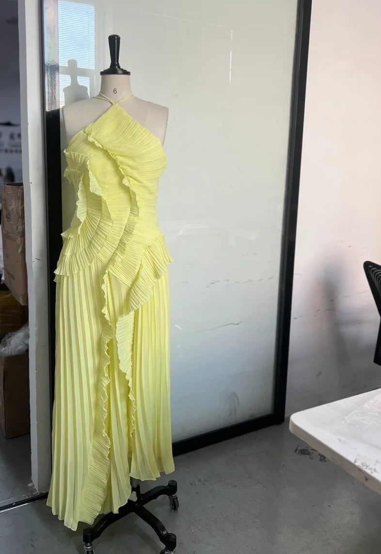 Elegantes lila Neckholder-Abschlussballkleid in A-Linie mit Rüschen, gestuft, rückenfrei, Partykleid, Sommerurlaub, Chiffon, langes Abendkleid