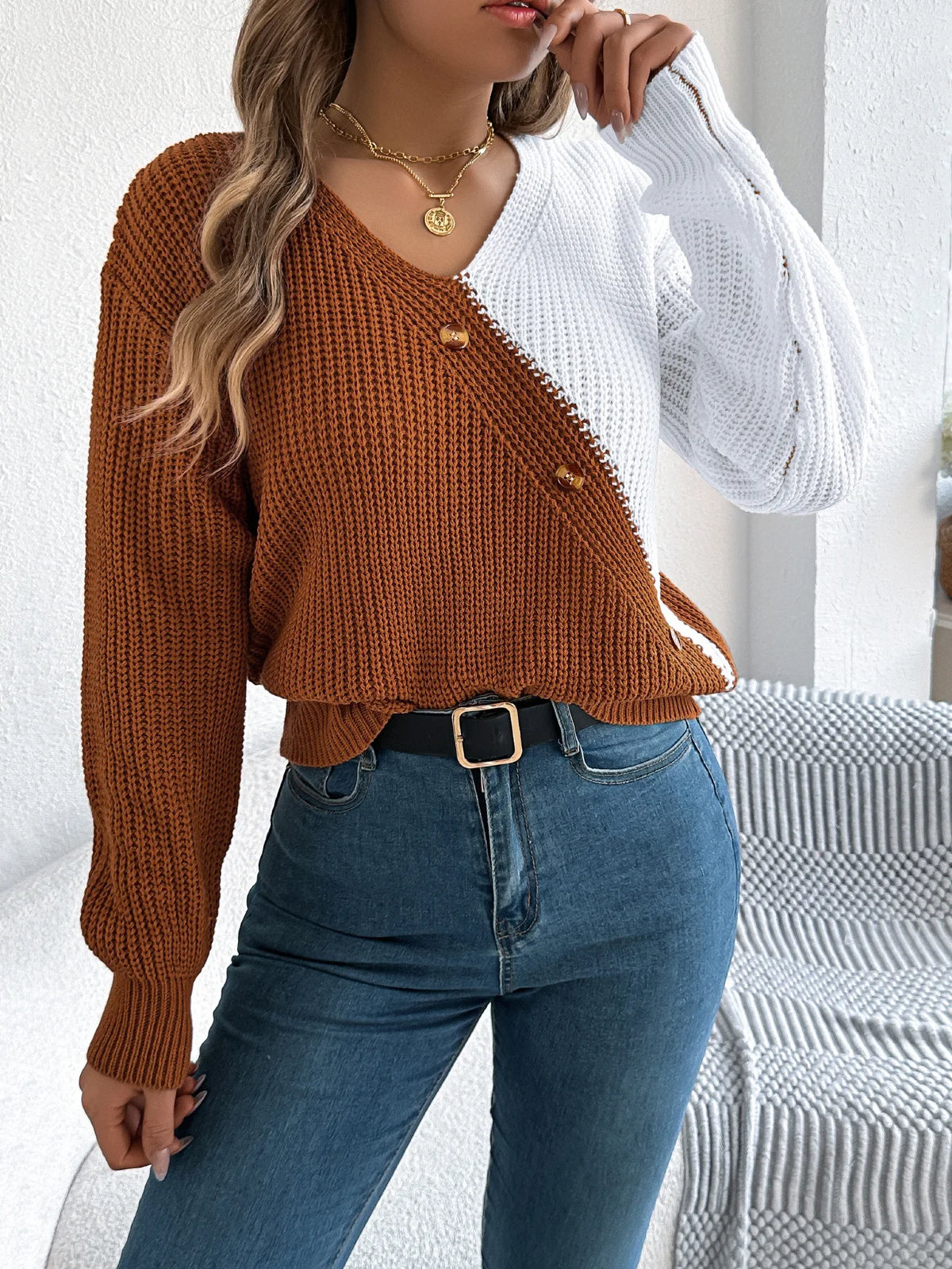 V-Ausschnitt, farbblockierender, langärmliger Strickpullover, lockerer, vielseitiger Pullover, Kazak, eleganter Pullover für Damen, Herbstmodus