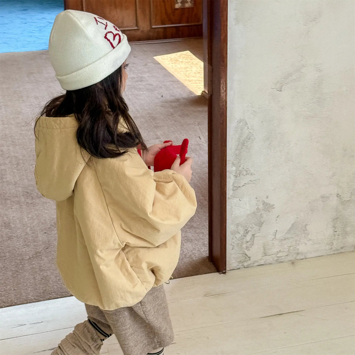 Kindermantel 2026 Winter Neuer Koreanischer Kapuzenmantel mit Wattierung Baby-Mädchen Brotjacke Oberbekleidung