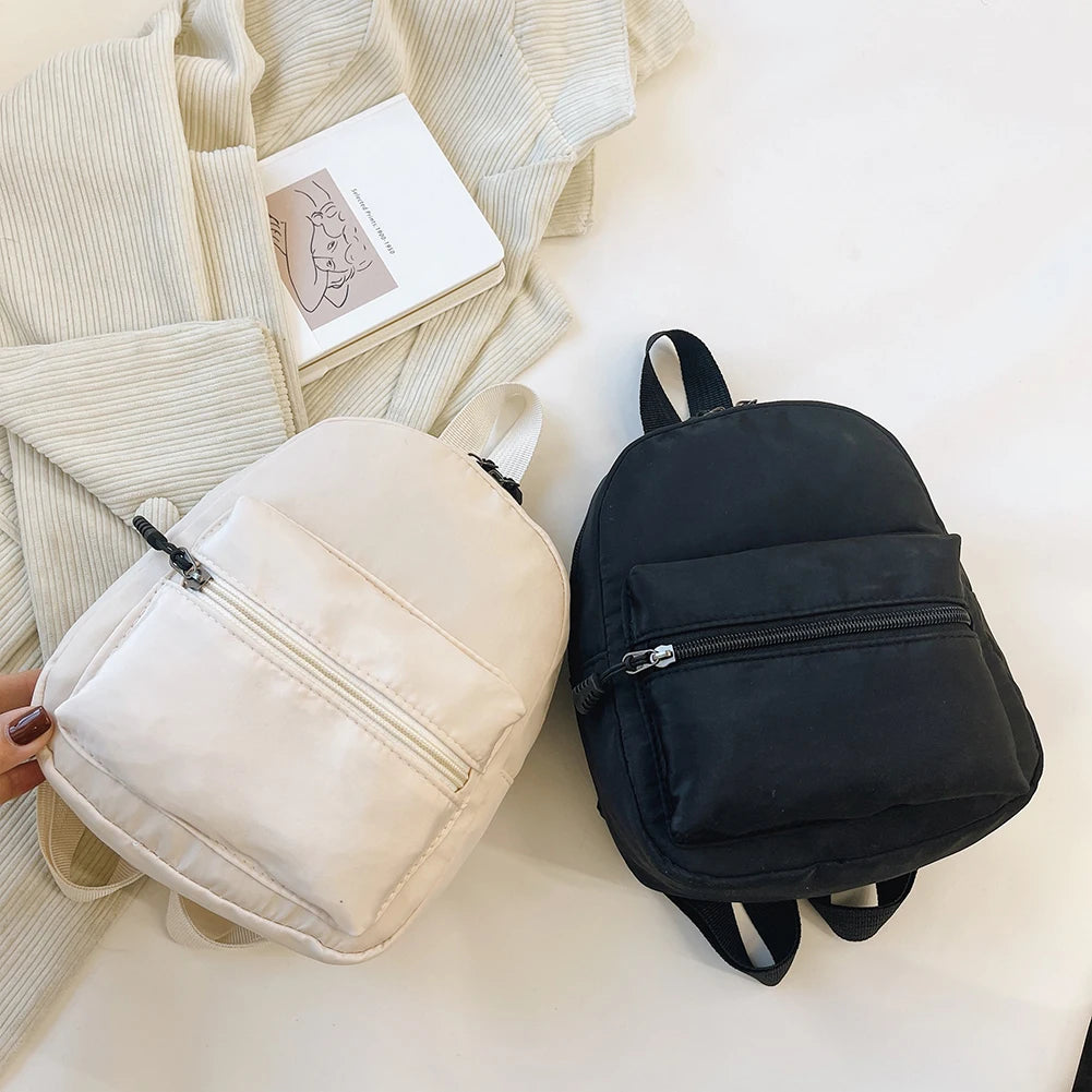 Mode einfarbig Rucksack Frauen Nylon Rucksack adrette Stil Mini Rucksäcke