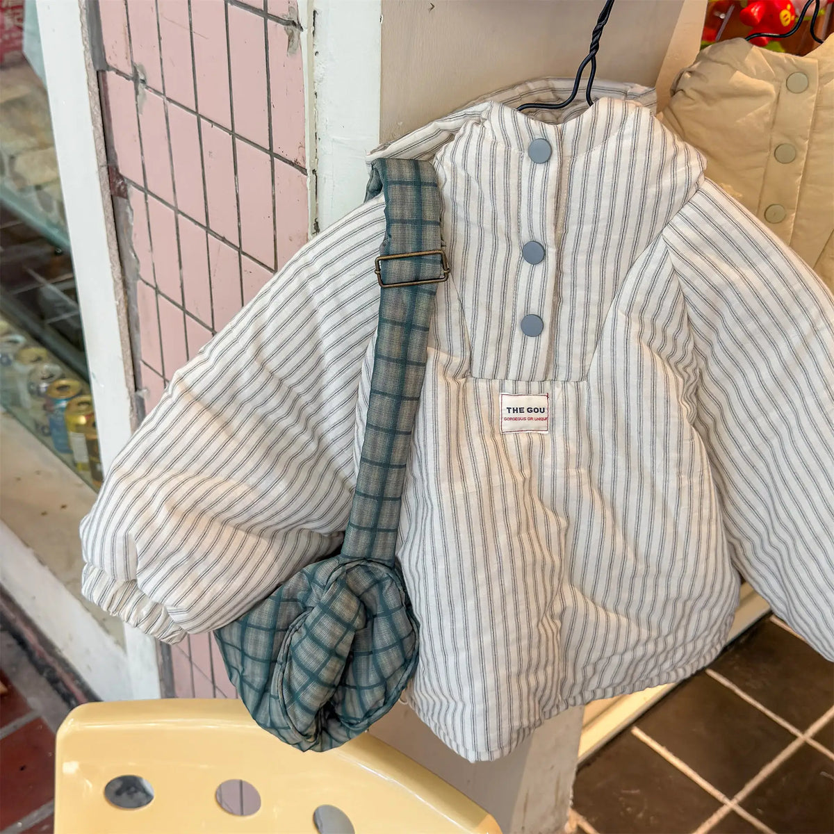 Kindermantel 2026 Winter Neuer Koreanischer Kapuzenmantel mit Wattierung Baby-Mädchen Brotjacke Oberbekleidung