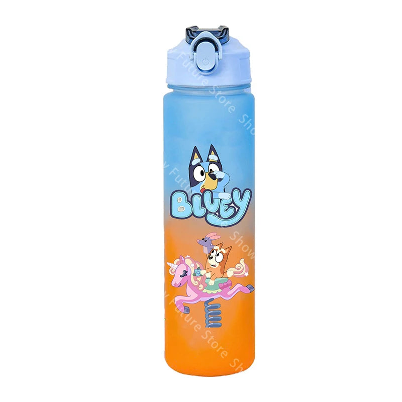 750ml Cartoon Farbverlauf Wasserflasche für Erwachsene, Niedliche Blueys Buchstaben Sport Fitness Flaschen, Outdoor Studenten Reise Trinkbecher Geschenke