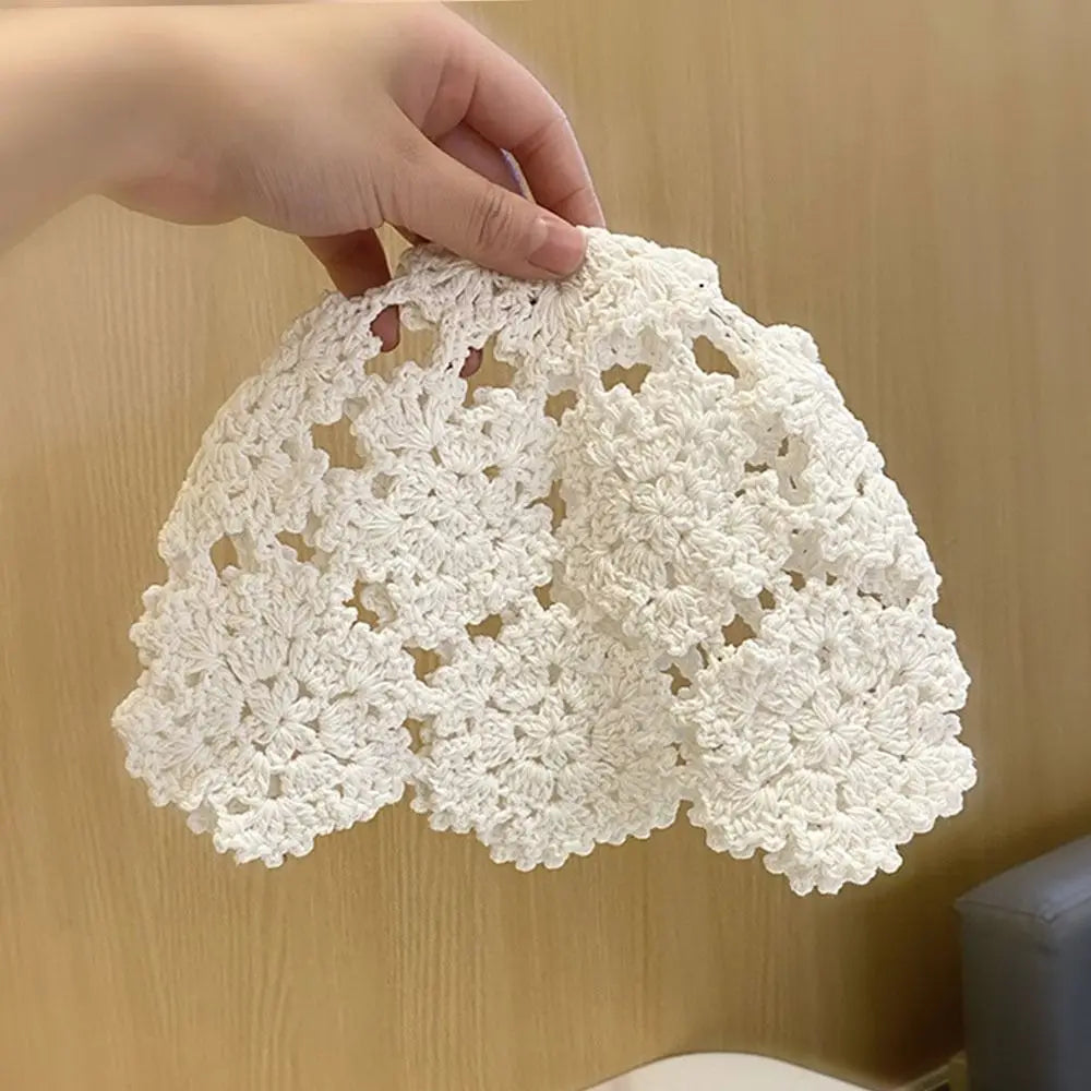 Atmungsaktive ausgehöhlte Strickmütze, Blumen, Spitze, Baskenmütze, modisch, lässig, Skullies-Mütze für Damen