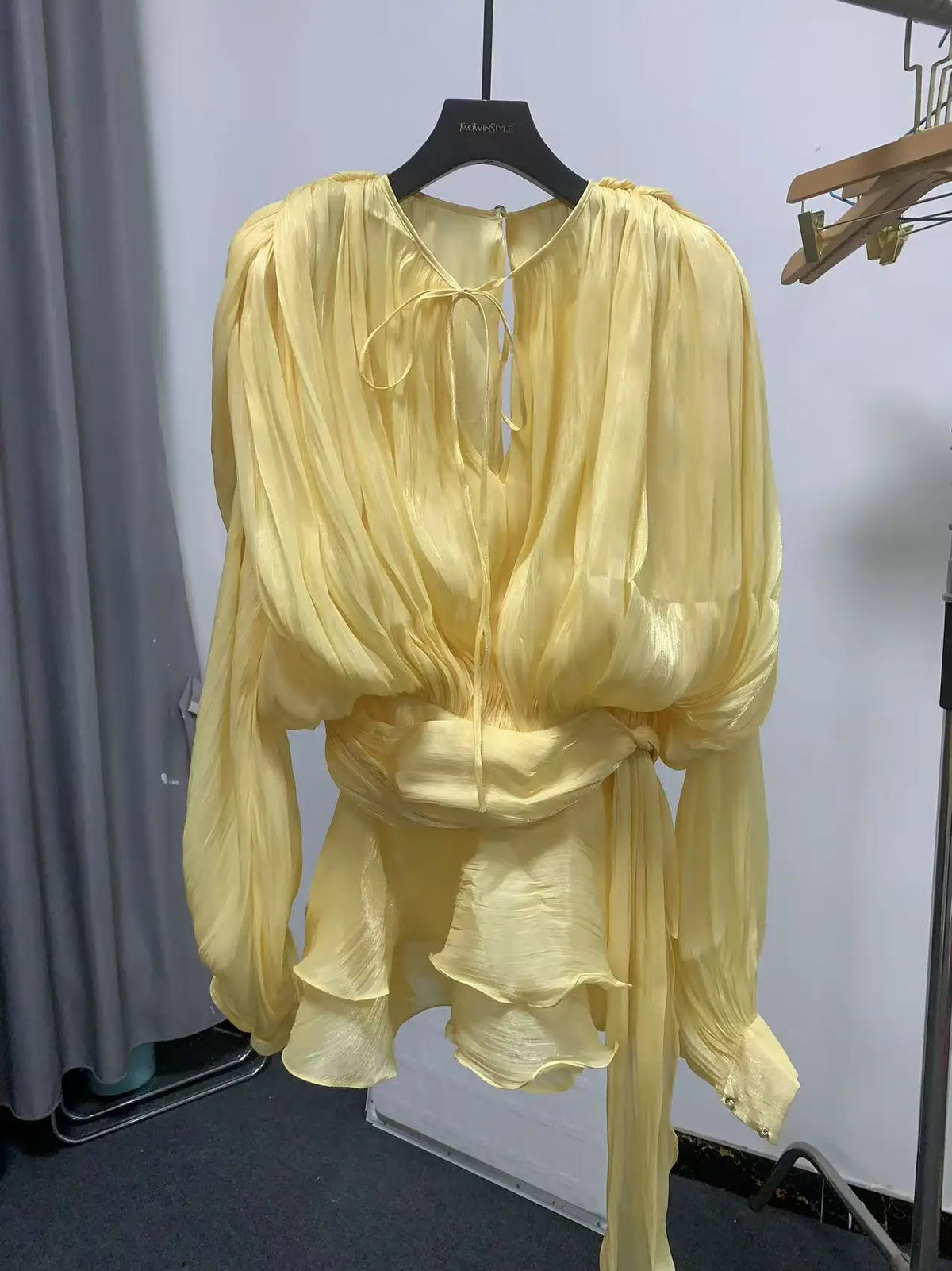 GALCAUR Solide Lose Splicd Lace Up Kleider Für Frauen V-ausschnitt Mit Langen Ärmeln Patchwork Rüschen Tunika Kleider Weibliche Mode Neue