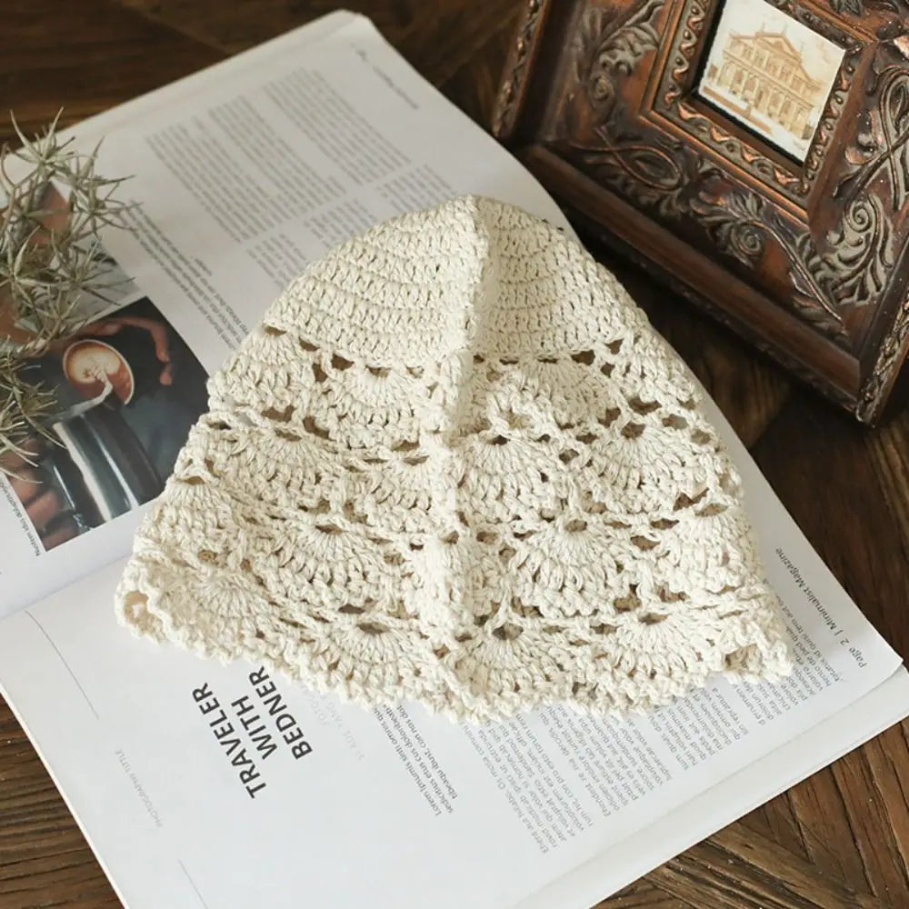 Atmungsaktive ausgehöhlte Strickmütze, Blumen, Spitze, Baskenmütze, modisch, lässig, Skullies-Mütze für Damen