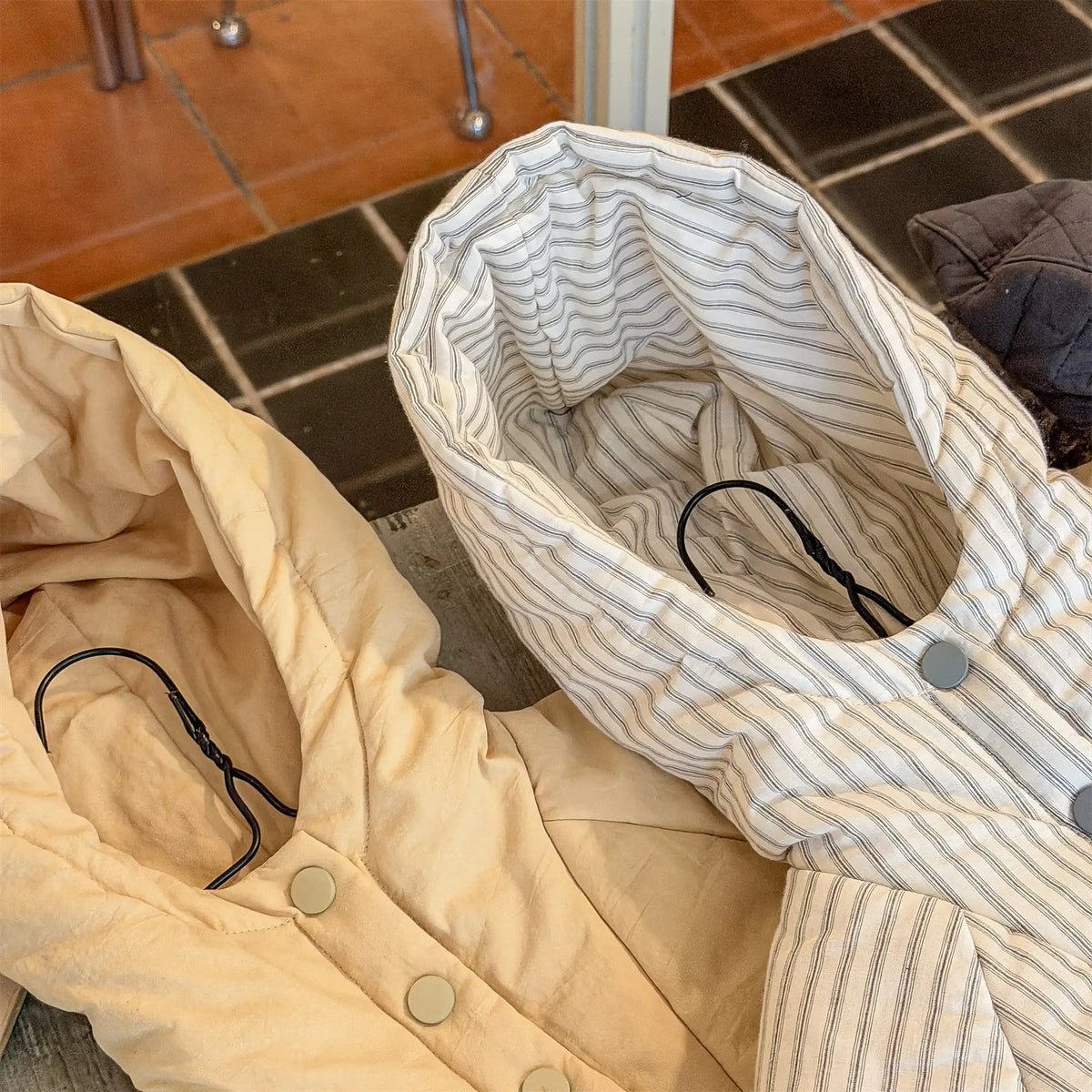 Kindermantel 2026 Winter Neuer Koreanischer Kapuzenmantel mit Wattierung Baby-Mädchen Brotjacke Oberbekleidung