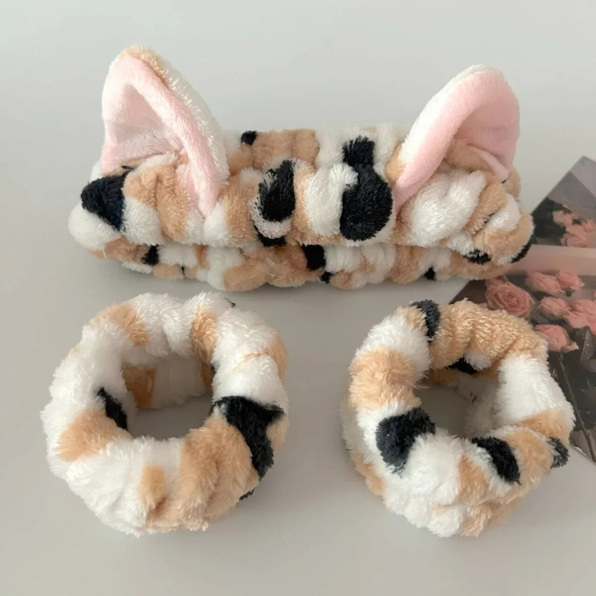 3 teile/satz Nette Katze Ohr Leopardenmuster Plüsch Stirnband Für Frauen Mädchen Spa Waschen Gesicht und Make-Up Stirnband Elastische Handgelenk strap