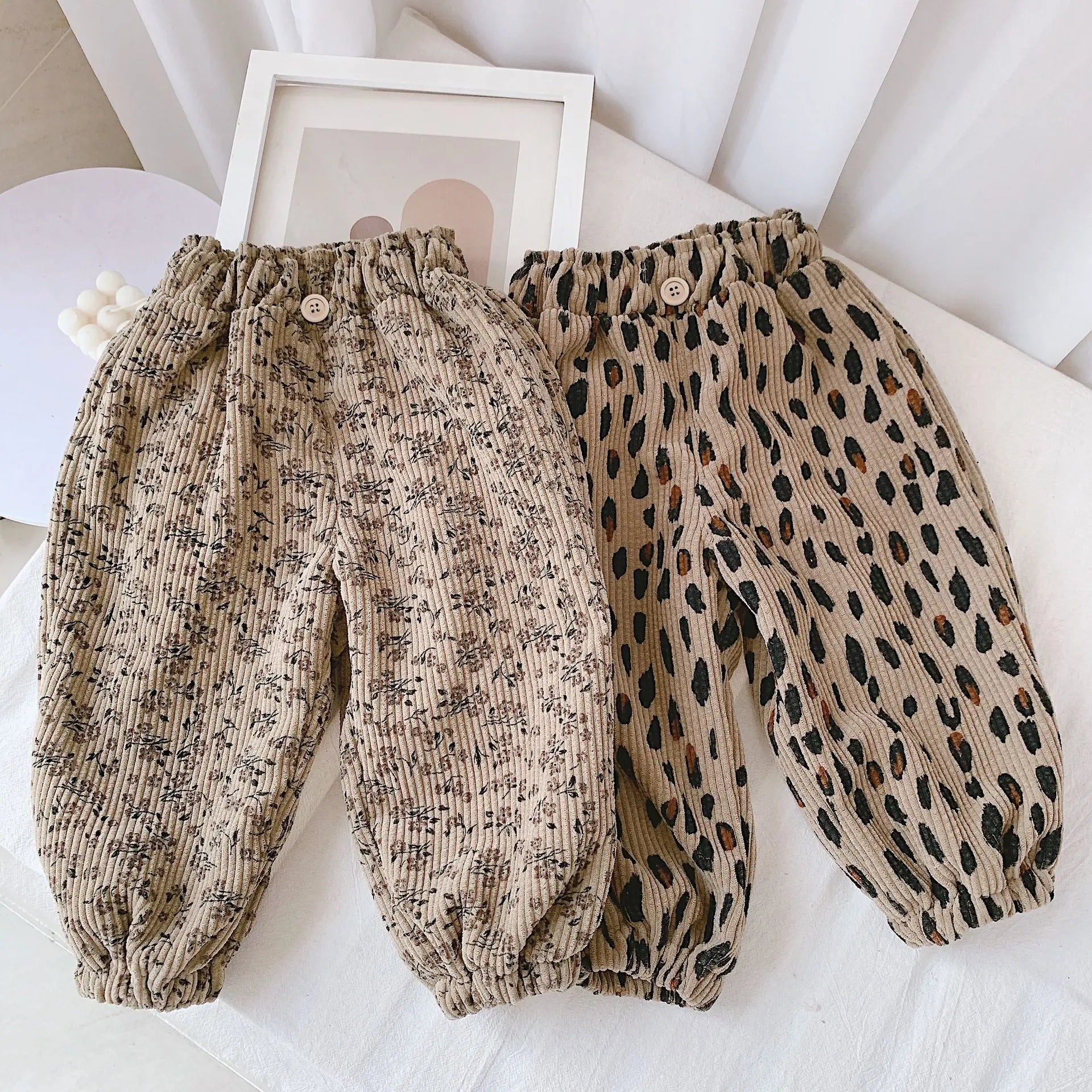 Koreanischer Stil Kleinkind Mädchen Cord Haremshose 1-8Y Leoparden-Blumendruck Herbst Winter gefütterte oder dünne Freizeithose