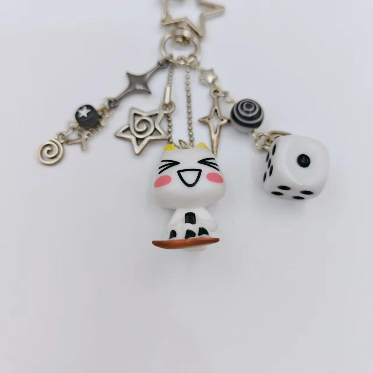 Handgemachter Toro Kuro Inoue Schlüsselanhänger Kätzchen Perlen Y2k Ästhetische Würfel Metall Anhänger Zubehör Telefon Charms Schlüsselanhänger Taschenanhänger Geschenk