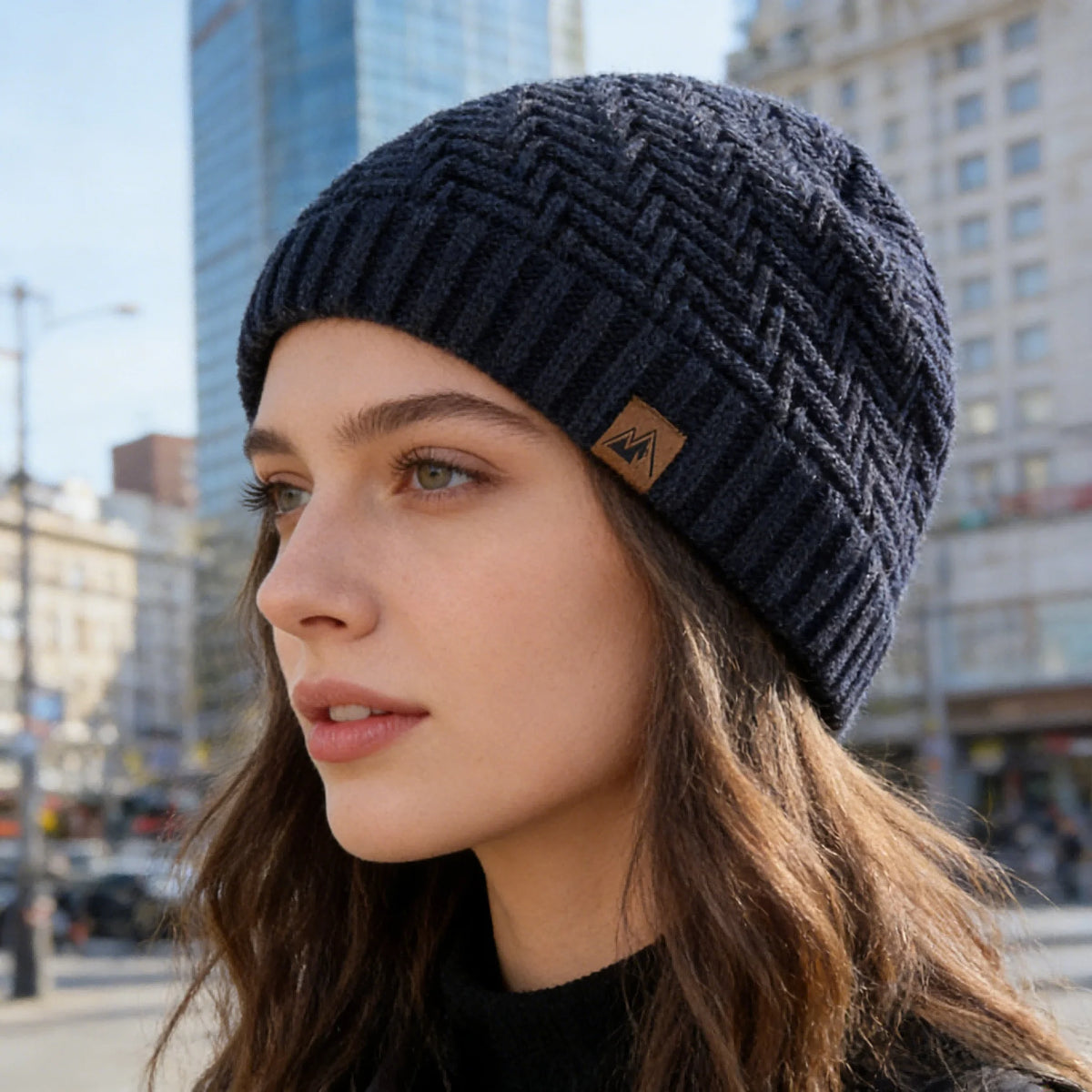 Unisex Peak Labal Wintermützen, modische Strickmützen für Männer und Frauen, Beanie-Mütze, Outdoor-Plüschfell, gefüttert, warme Sportmützen