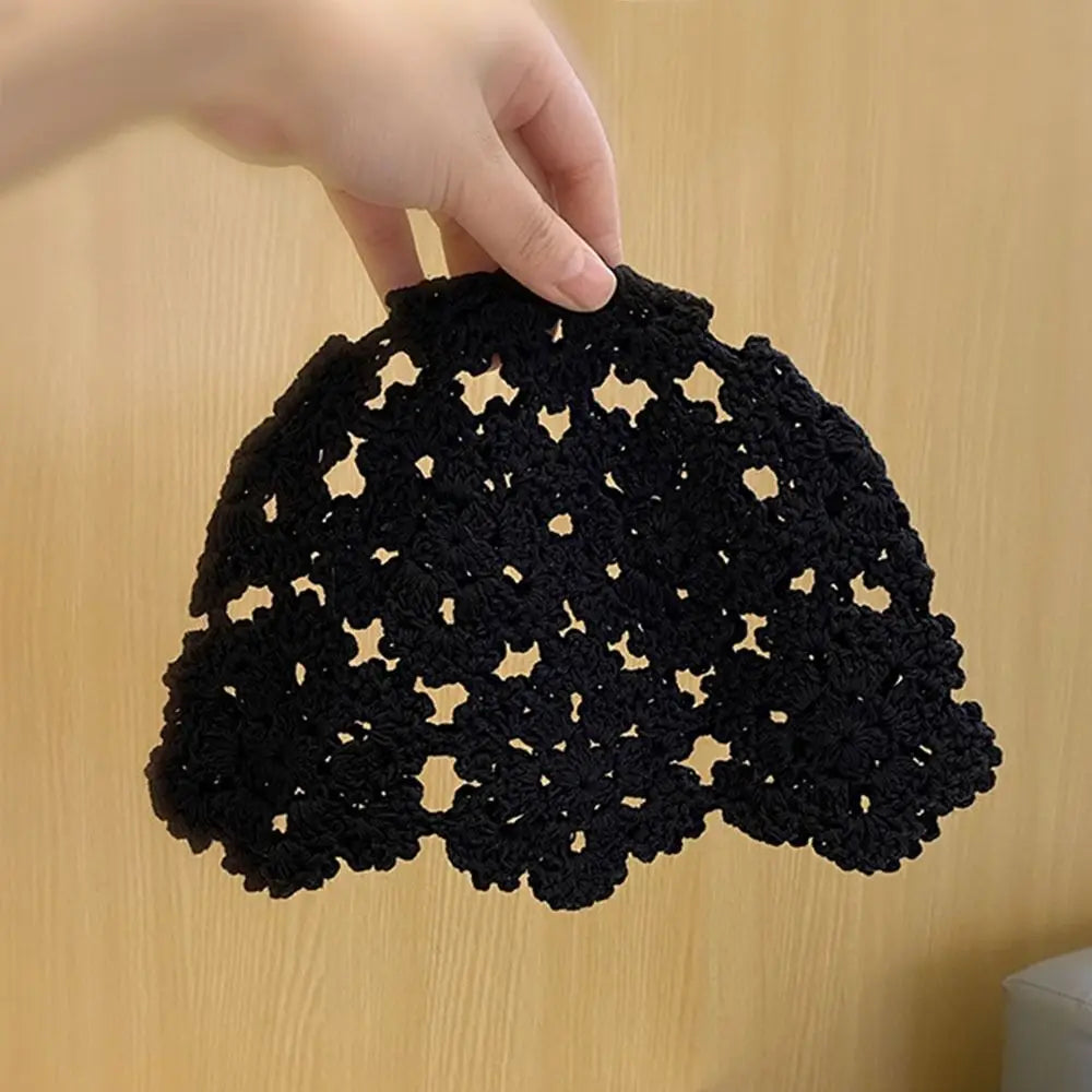 Atmungsaktive ausgehöhlte Strickmütze, Blumen, Spitze, Baskenmütze, modisch, lässig, Skullies-Mütze für Damen